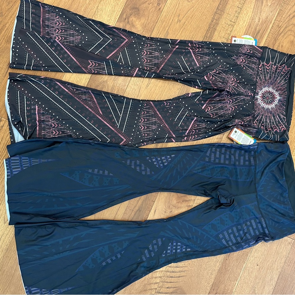 Brand New With Tags 2 yoga Democracy leggings